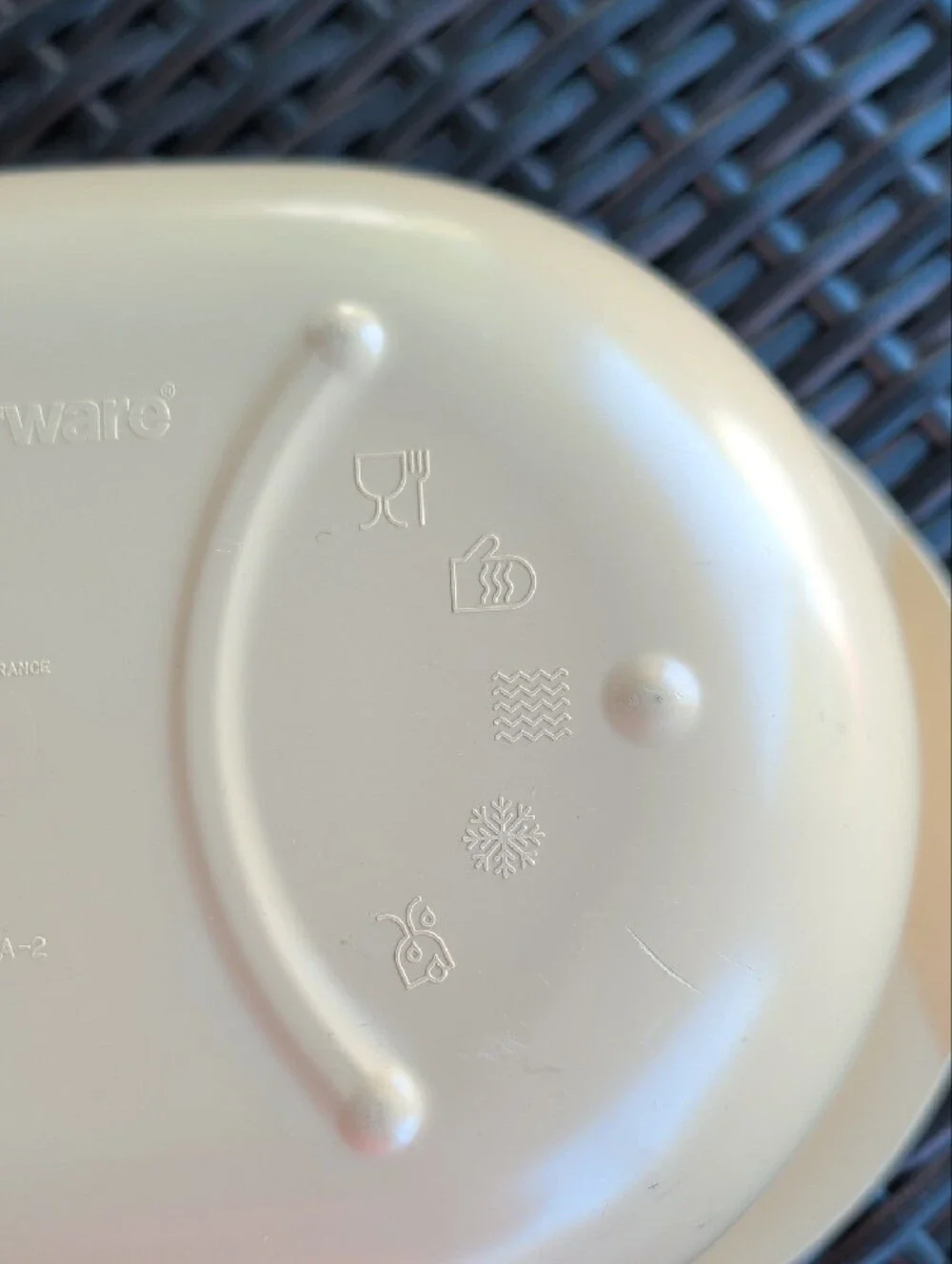 NWOT Tupperware OvenWorks 3 Quart Oval